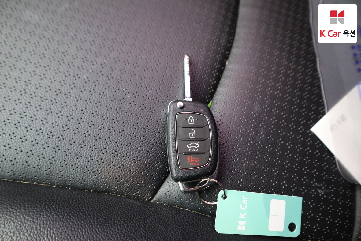 Hyundai Elantra - 17