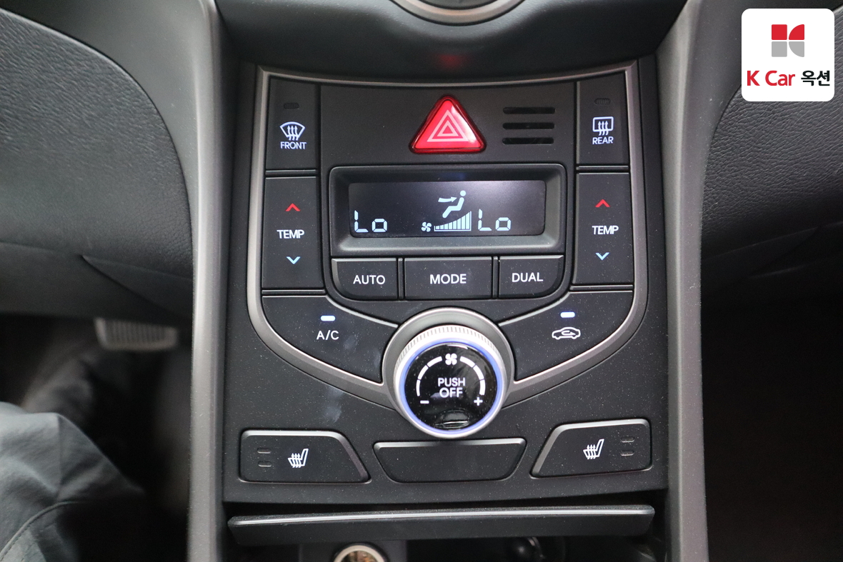 Hyundai Elantra - 15