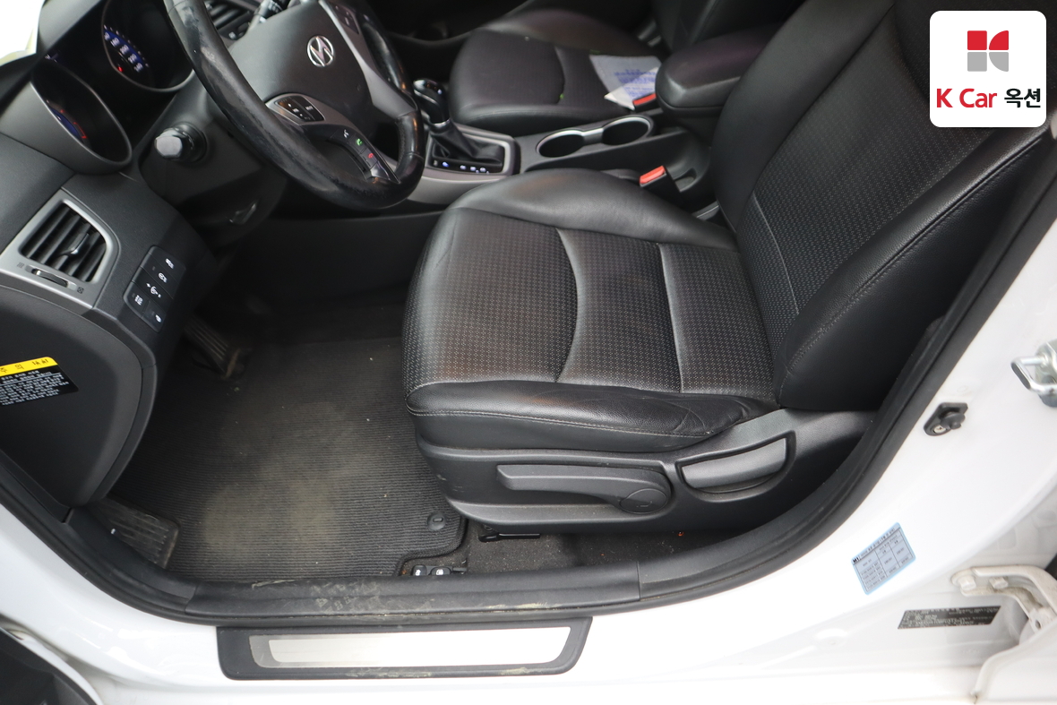 Hyundai Elantra - 19