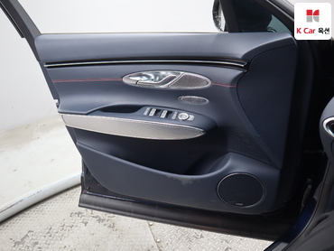 2023 - genesis gv70