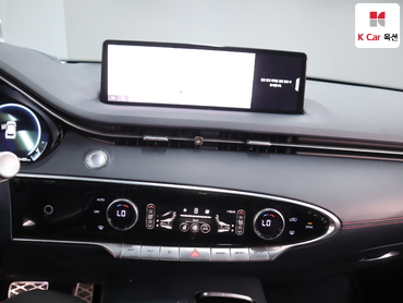2023 - genesis gv70