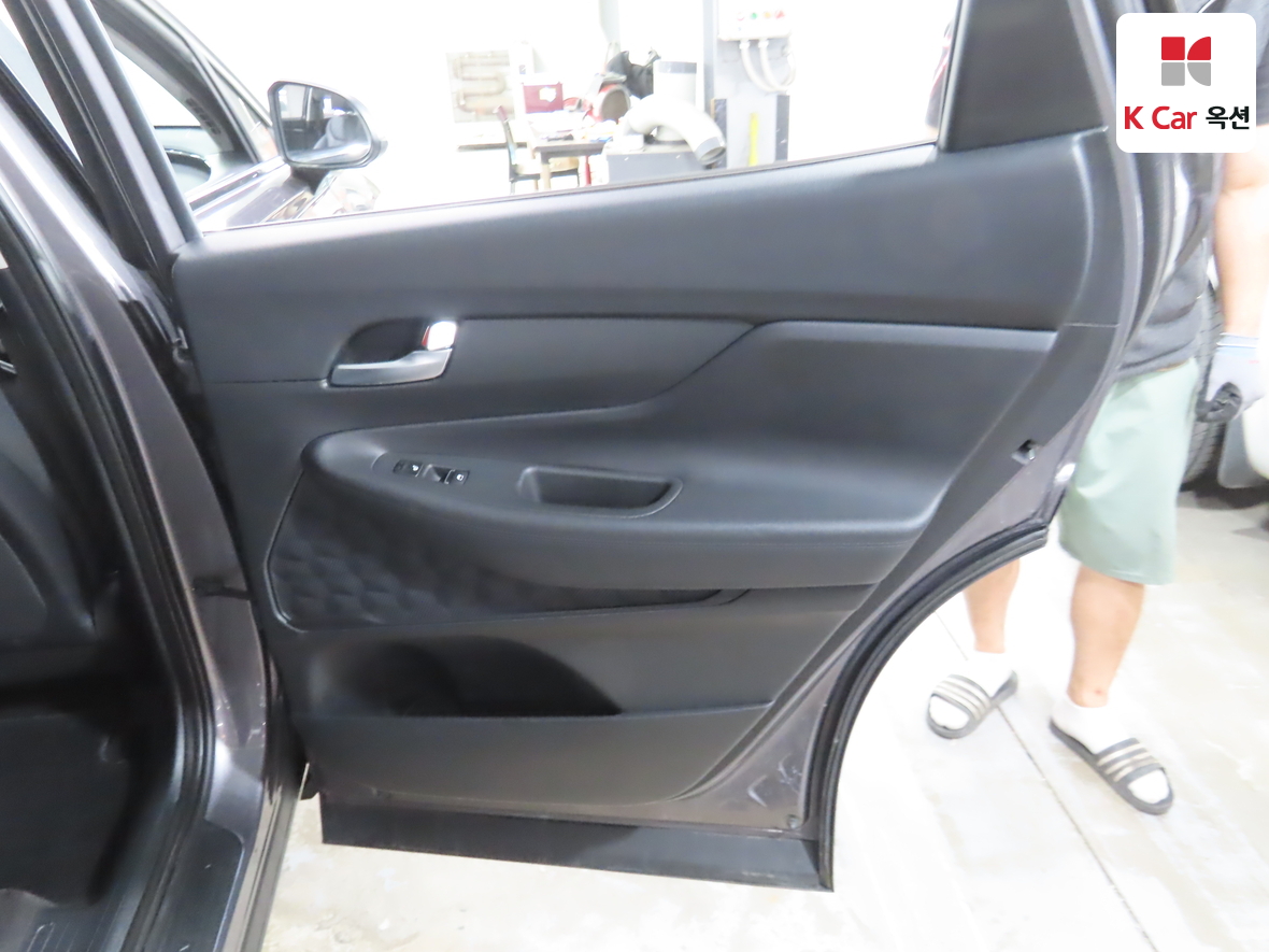 Hyundai SANTAFE - 28