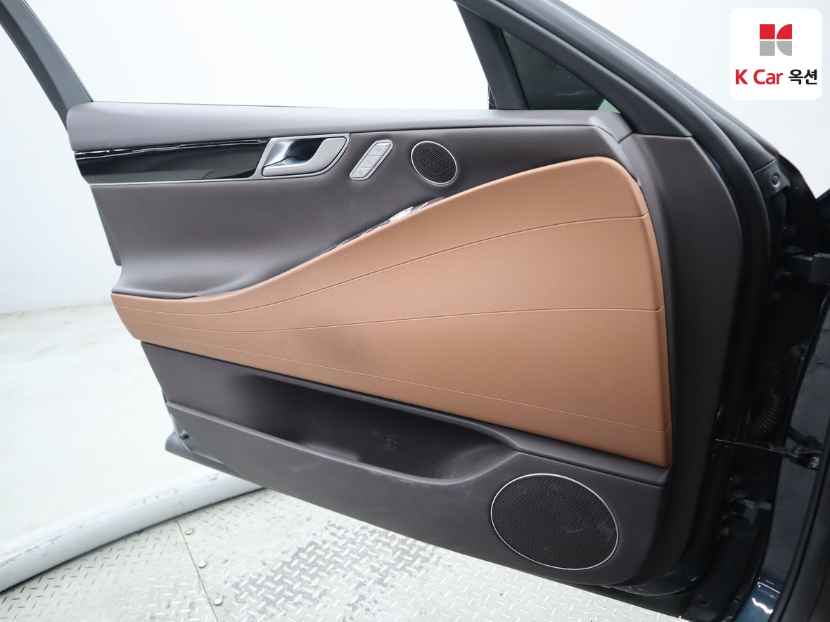 Genesis G80 - 8