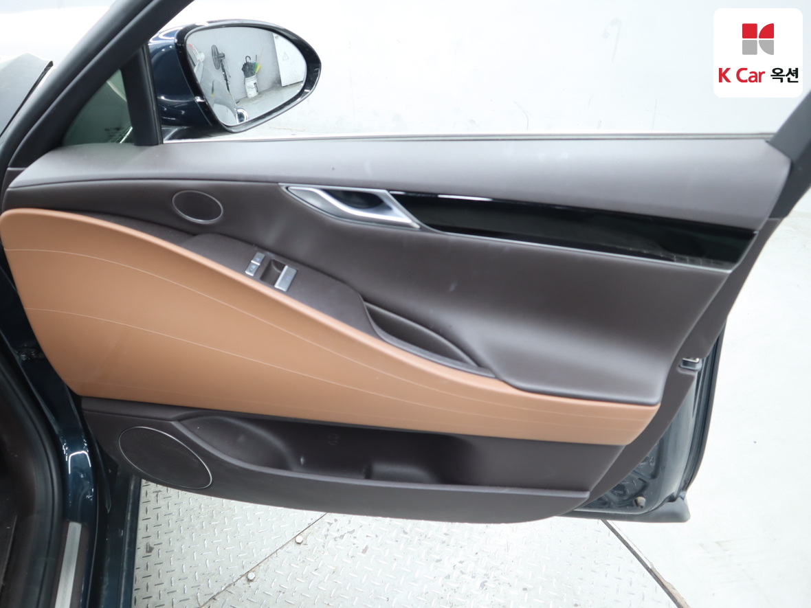 Genesis G80 - 30