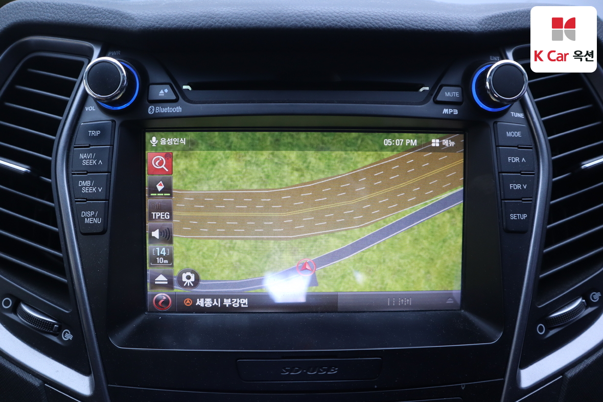 Hyundai SANTAFE - 13