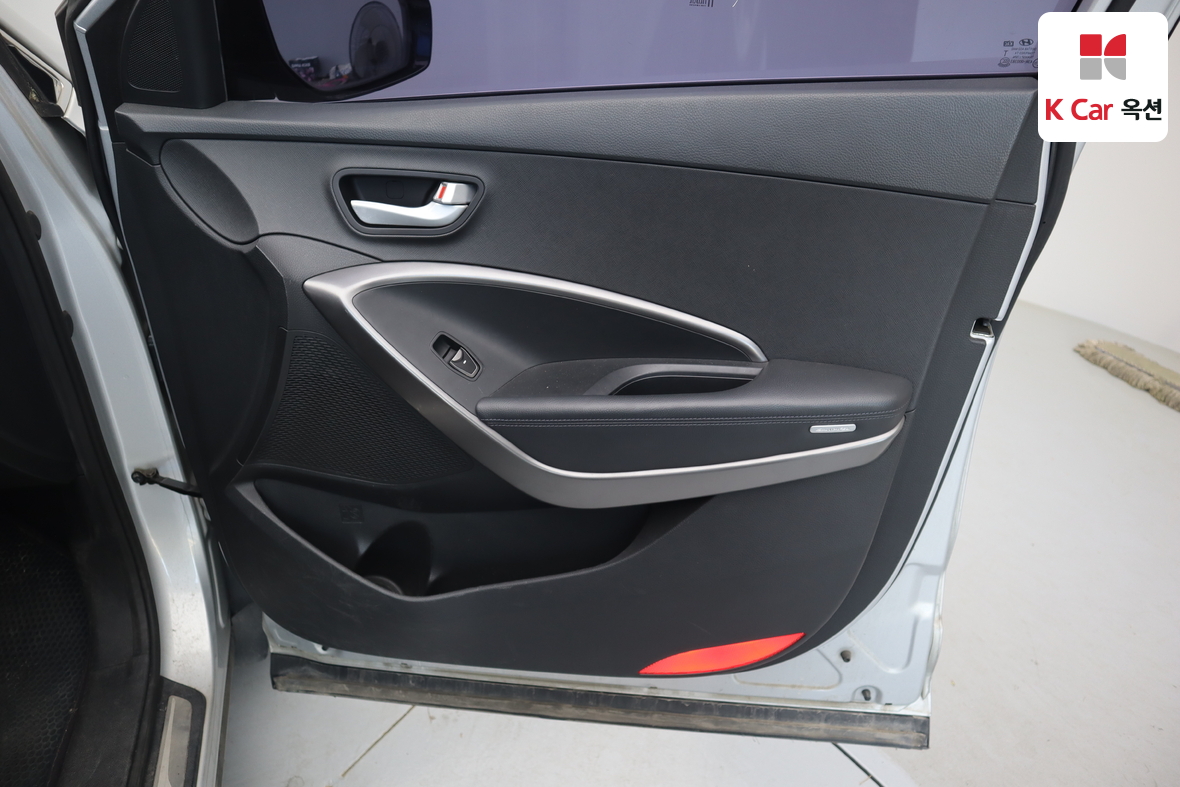 Hyundai SANTAFE - 27