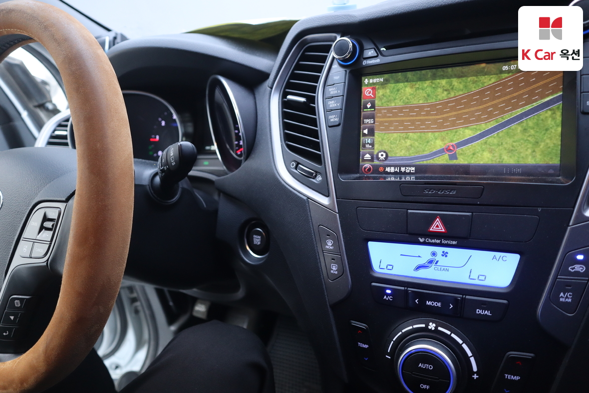 Hyundai SANTAFE - 11