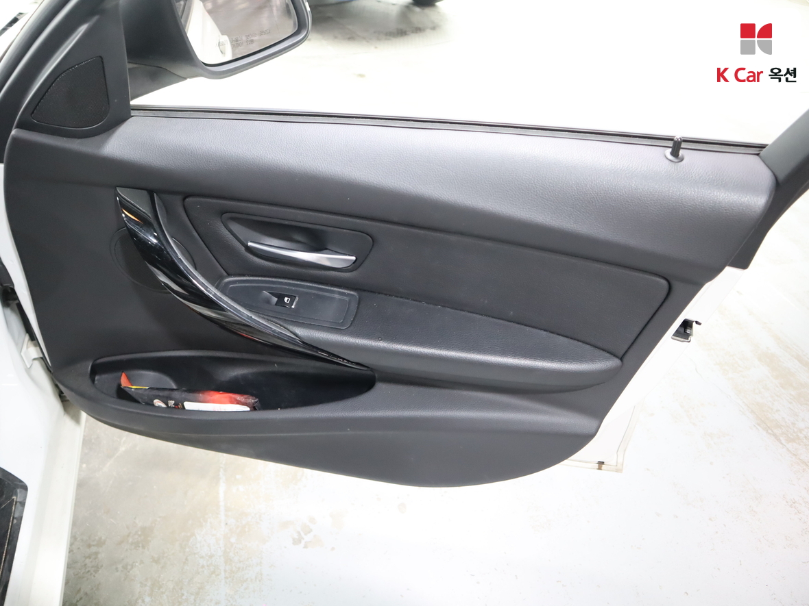 BMW 3 시리즈 - 30