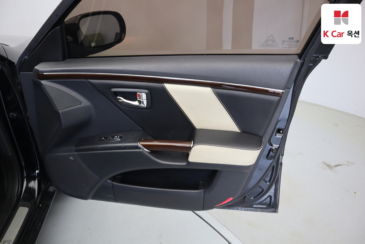 Hyundai Grandeur - 30