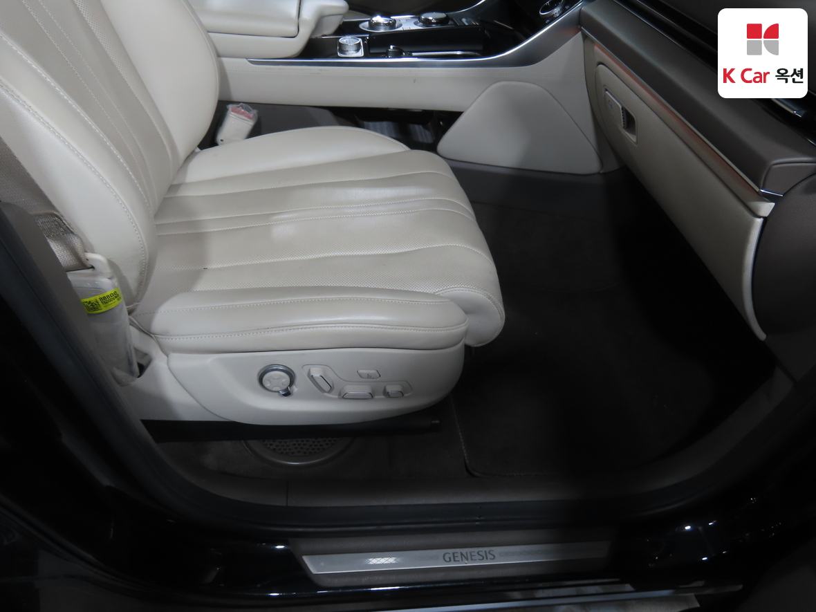 Genesis GV80 - 32