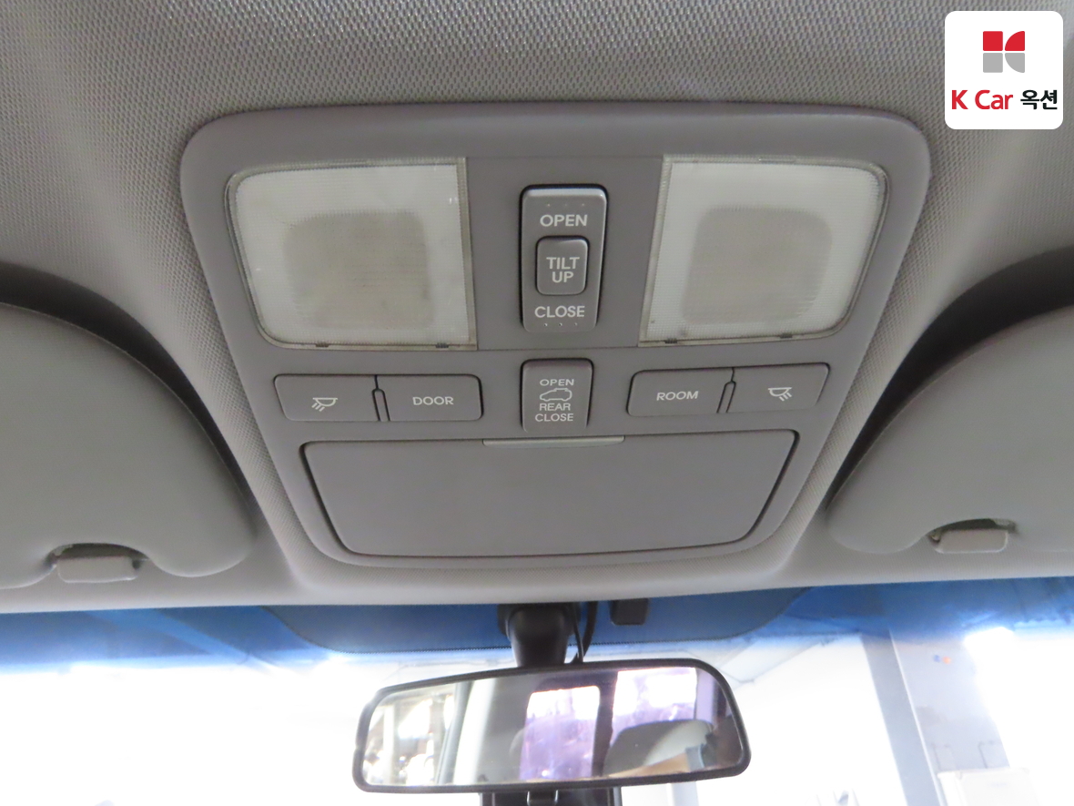 Hyundai Grand Starex - 12