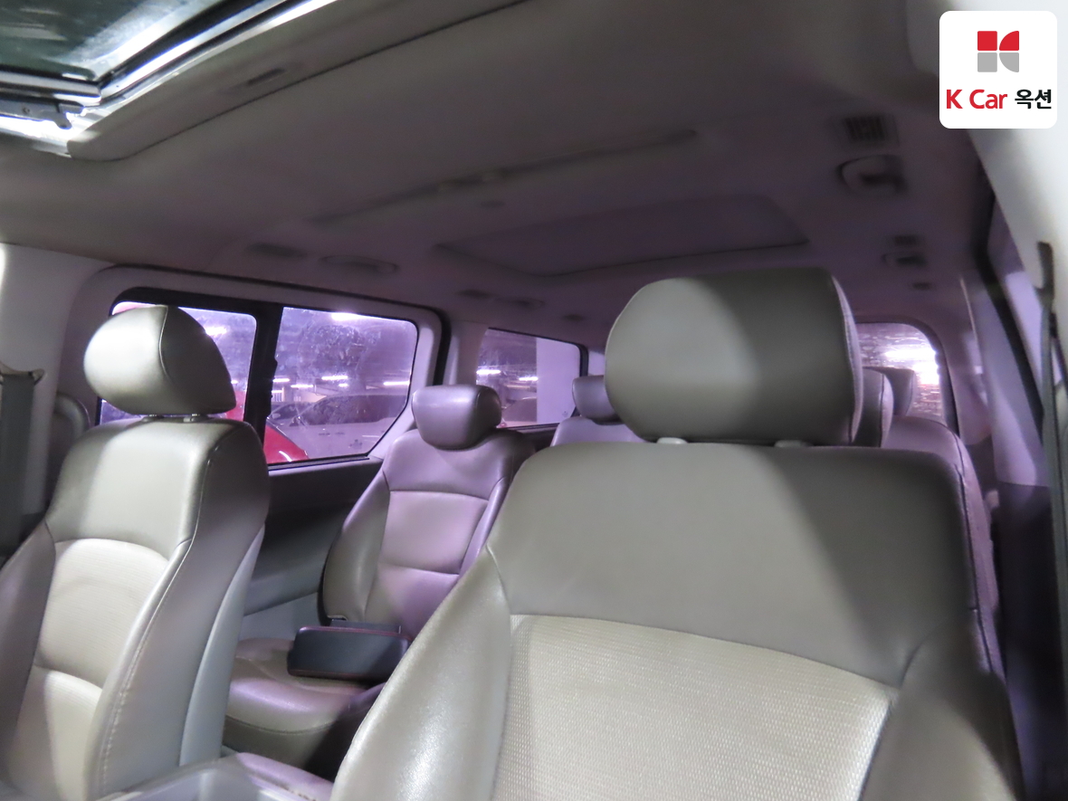 Hyundai Grand Starex - 18