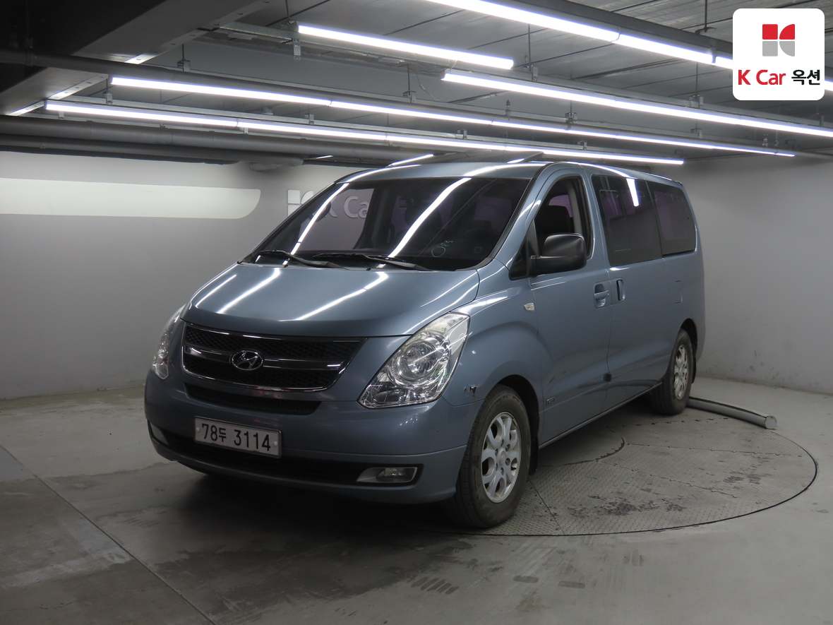 Hyundai Grand Starex - 1