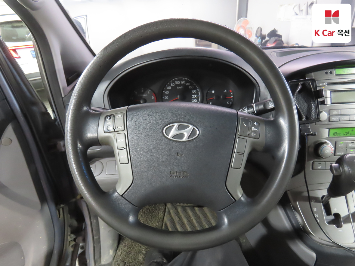 Hyundai Grand Starex - 10