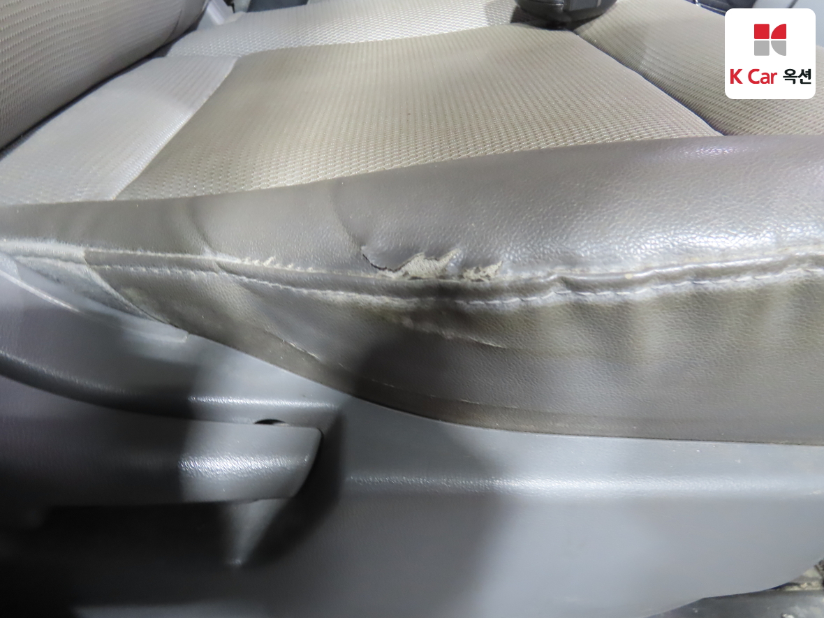 Hyundai Grand Starex - 32