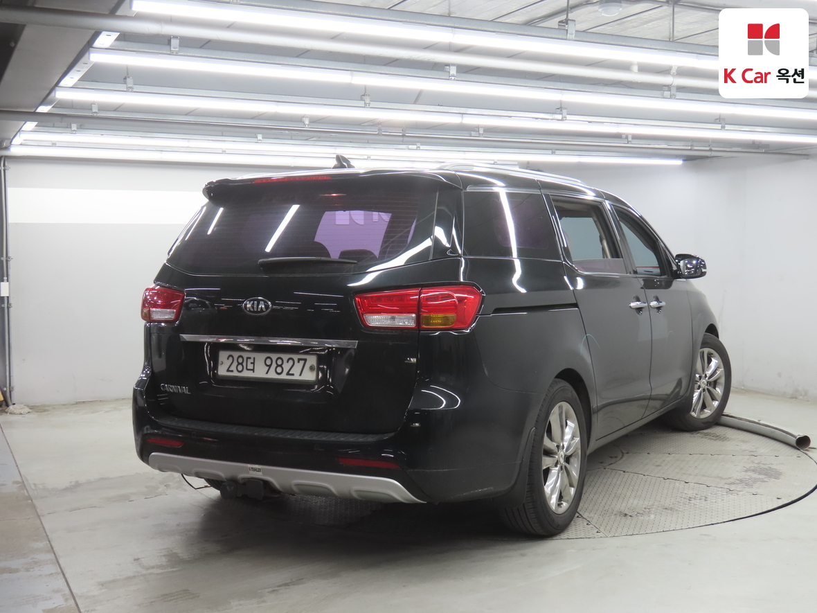 Kia New Carnival - 2