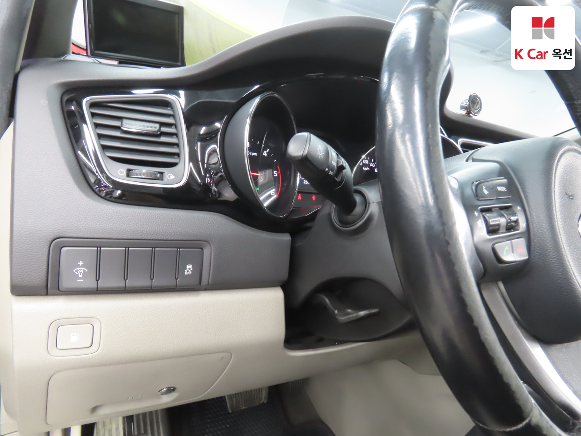 Kia New Carnival - 9