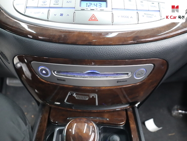 2010 - hyundai bh380