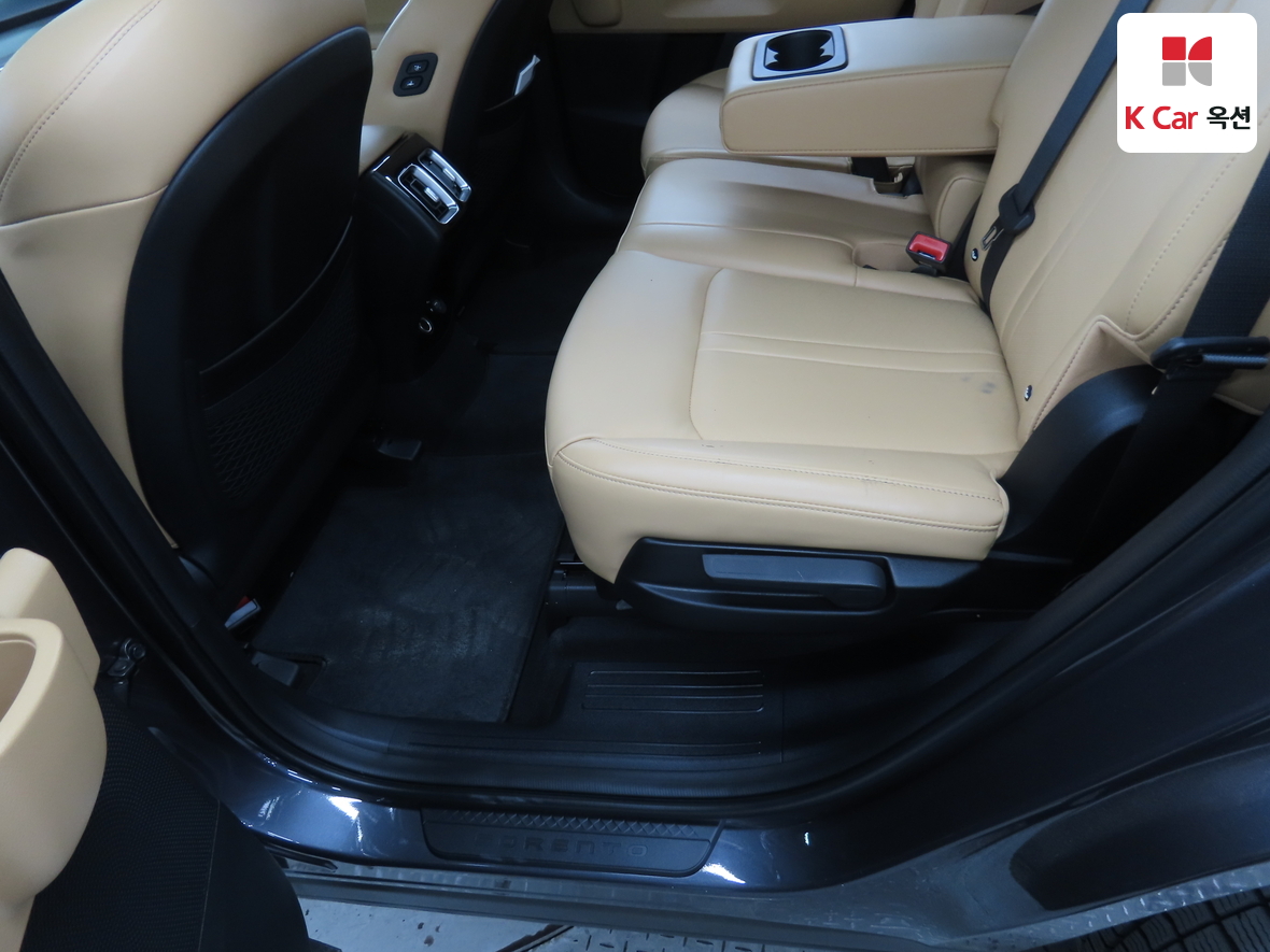 Kia Sorento - 25