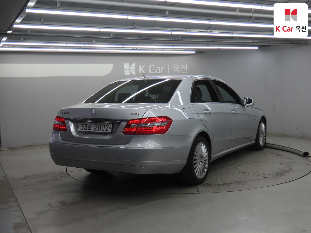 Mercedes-Benz E-Class - 2