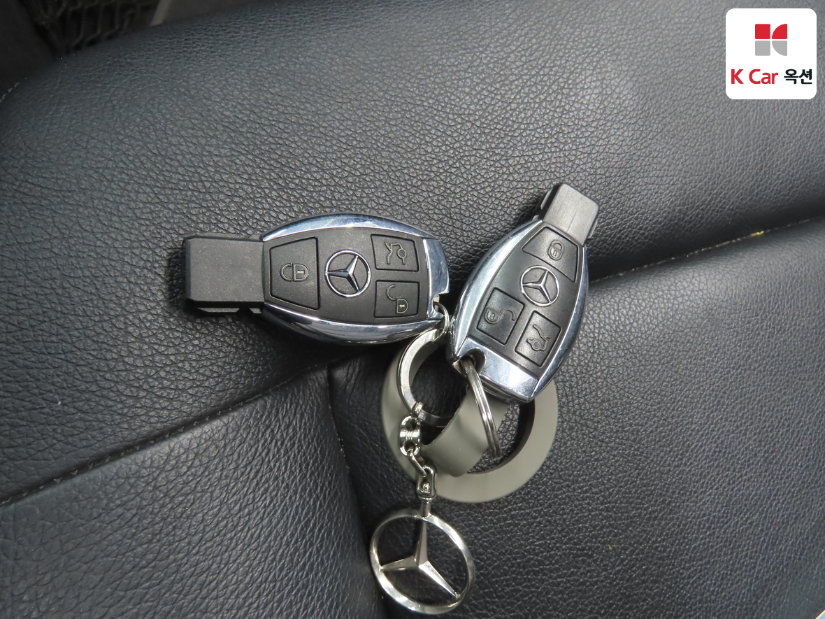 Mercedes-Benz E-Class - 17