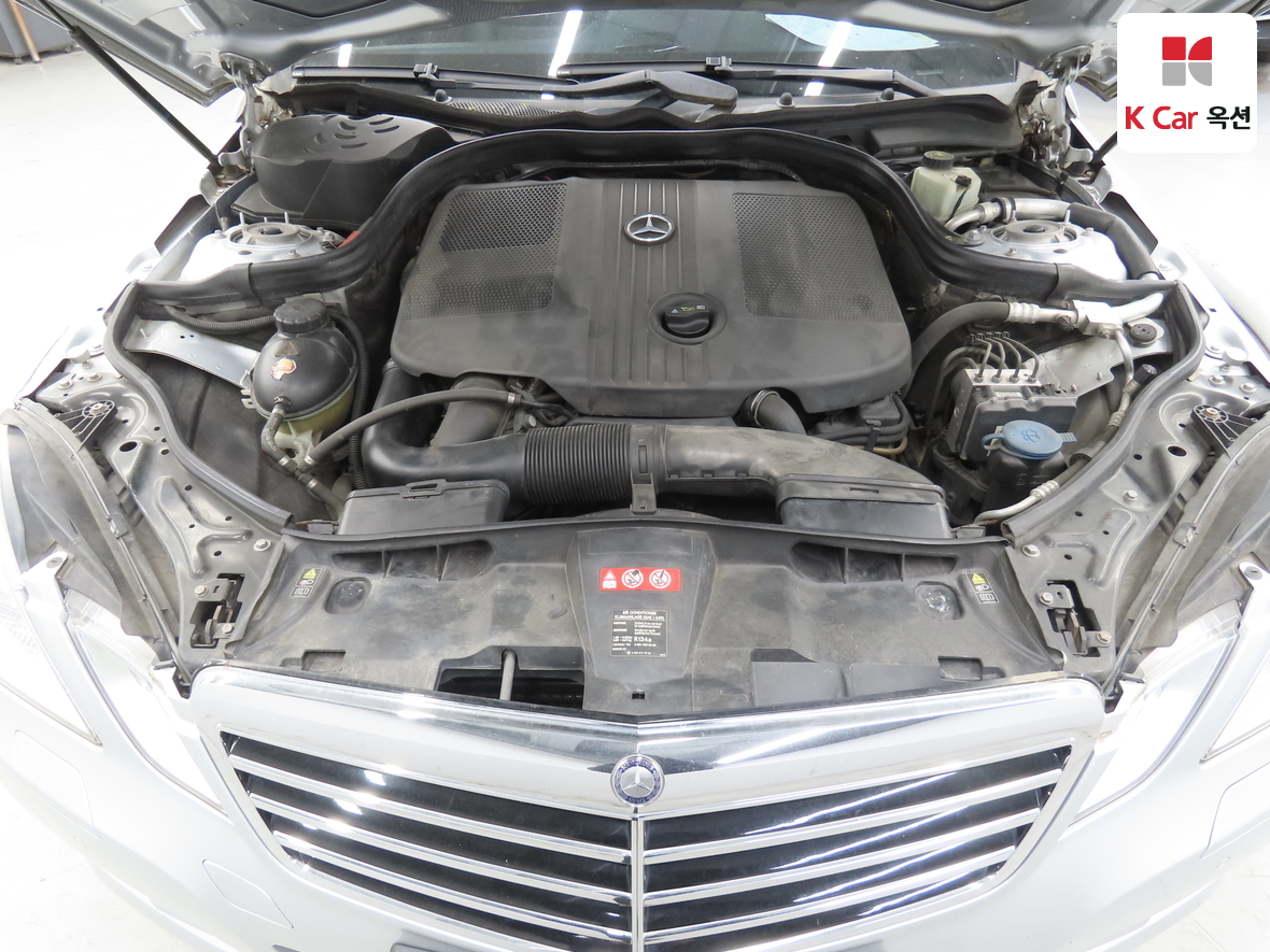 Mercedes-Benz E-Class - 34