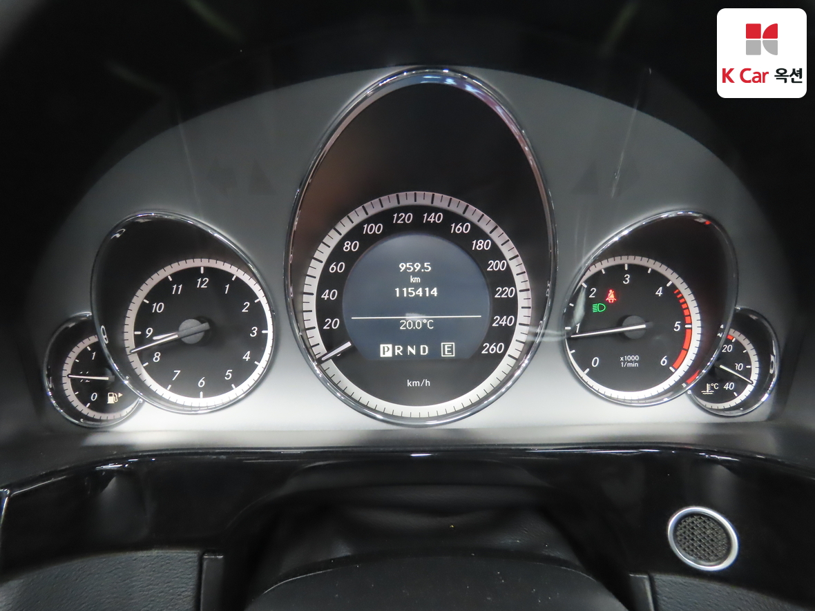 Mercedes-Benz E-Class - 5