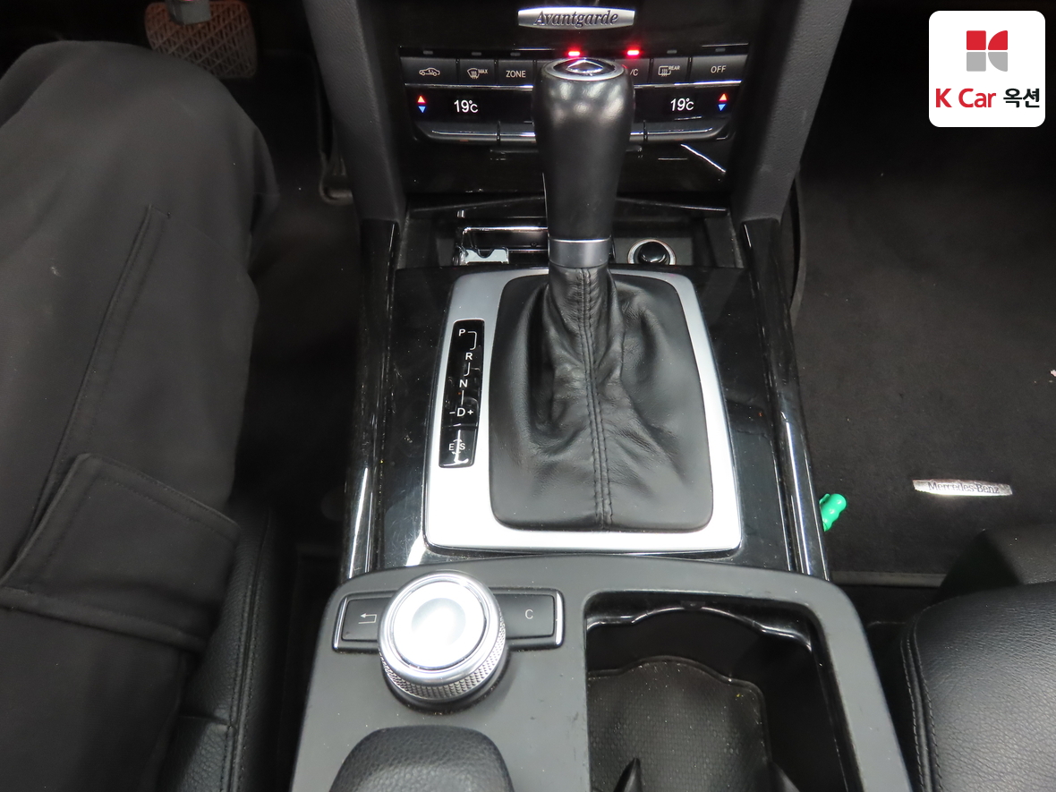 Mercedes-Benz E-Class - 16