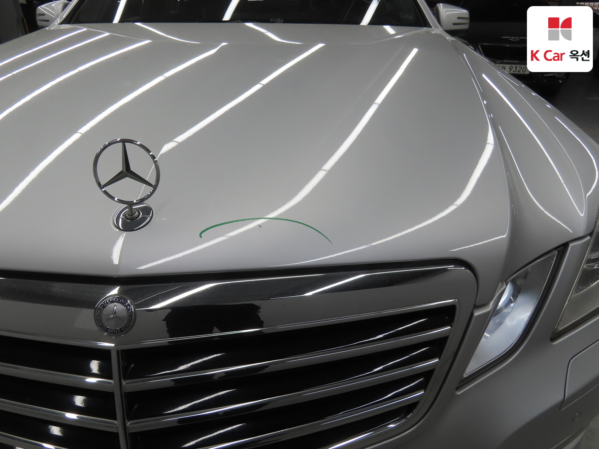 Mercedes-Benz E-Class - 37