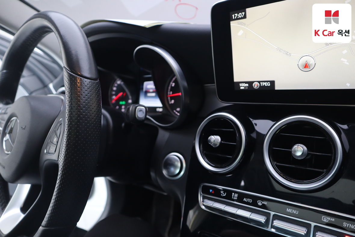 Mercedes-Benz C-Class - 11