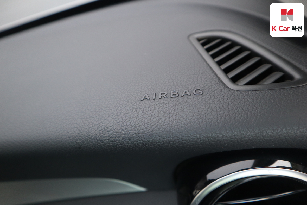 Mercedes-Benz C-Class - 33