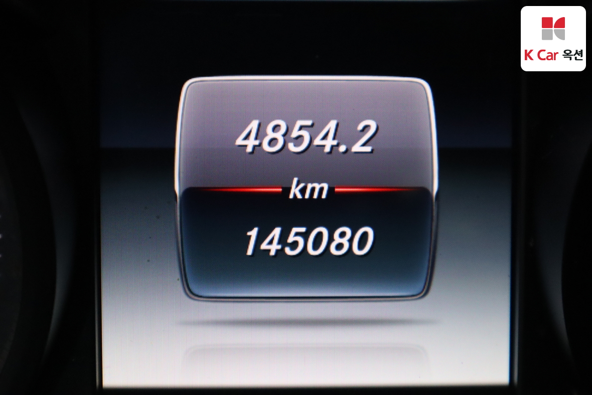 Mercedes-Benz C-Class - 4