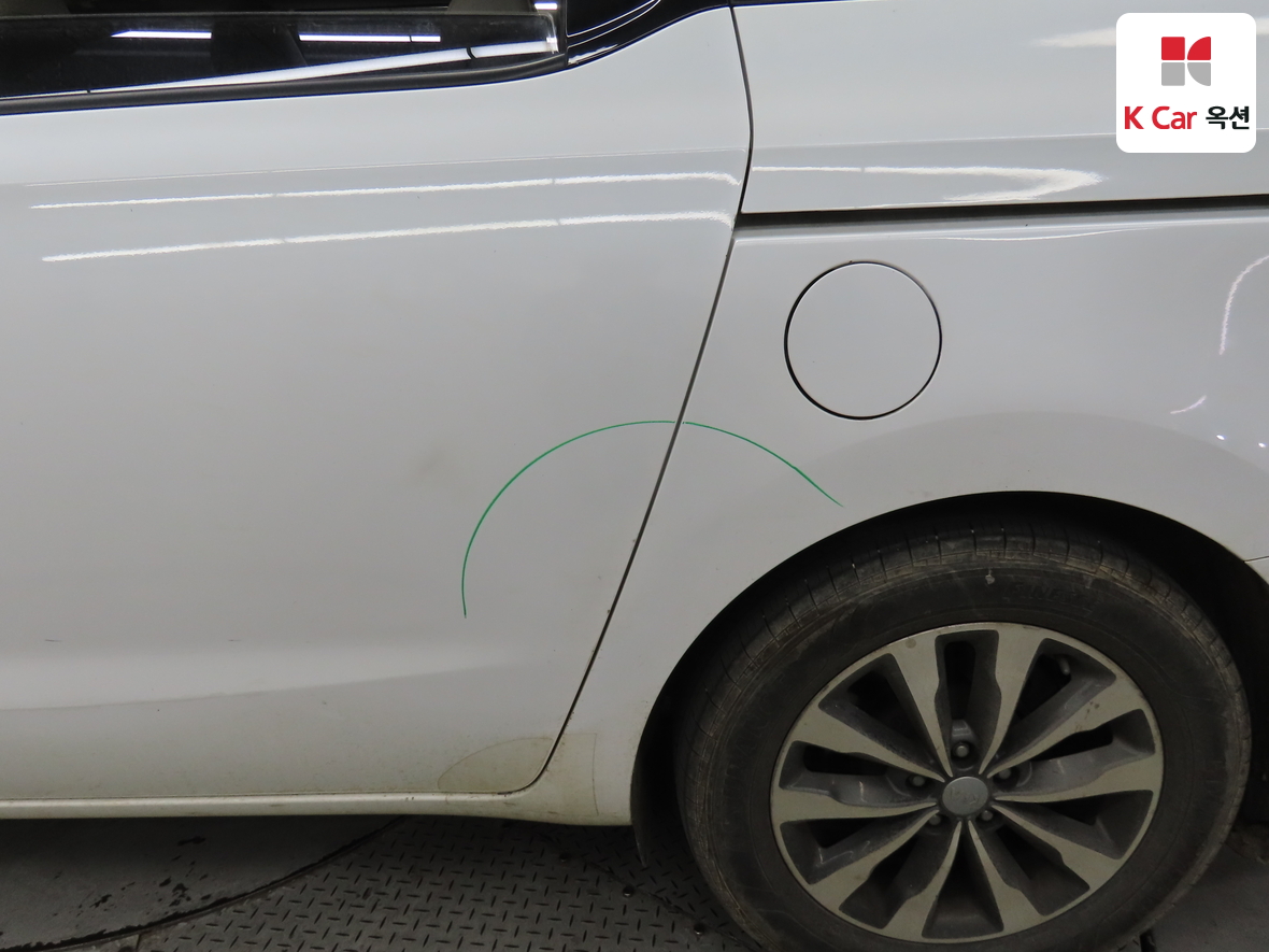 Kia New Carnival - 39