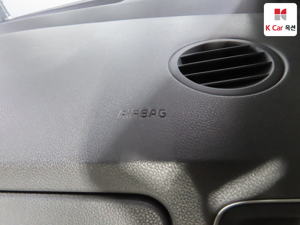 Kia New Carnival - 33