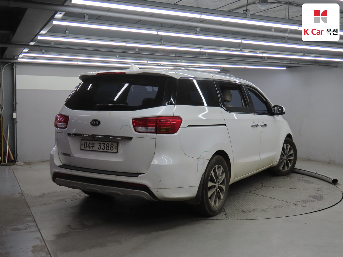 Kia New Carnival - 2