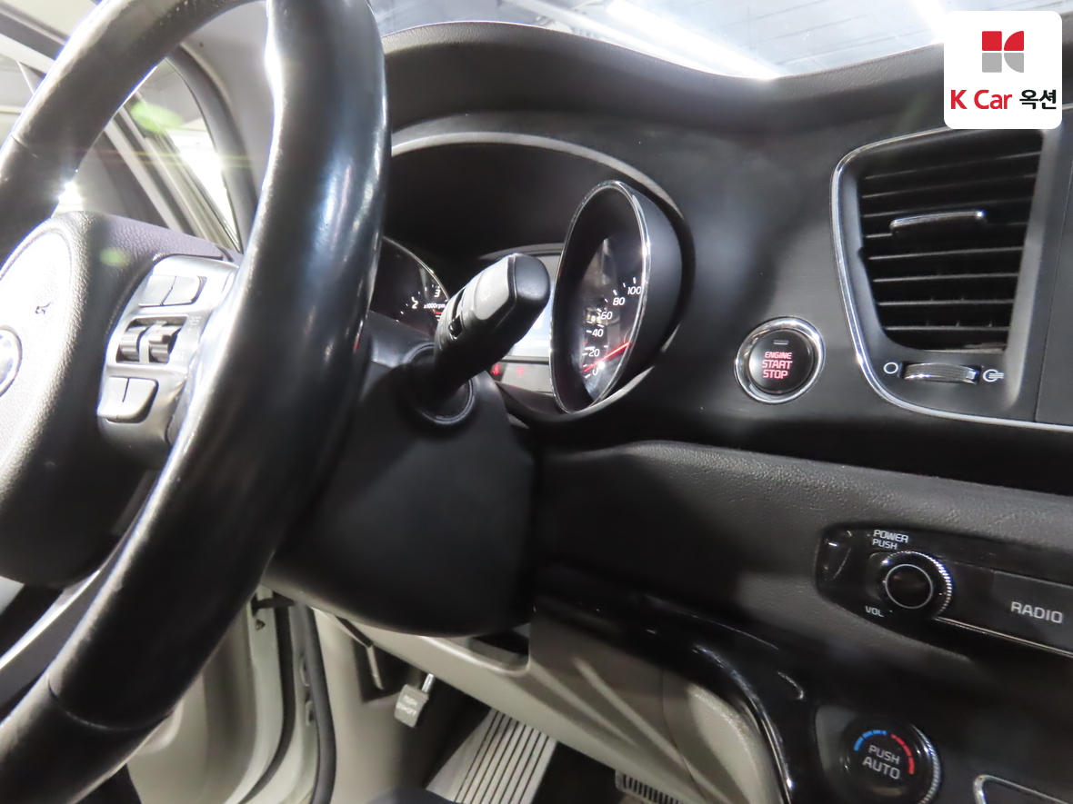 Kia New Carnival - 11