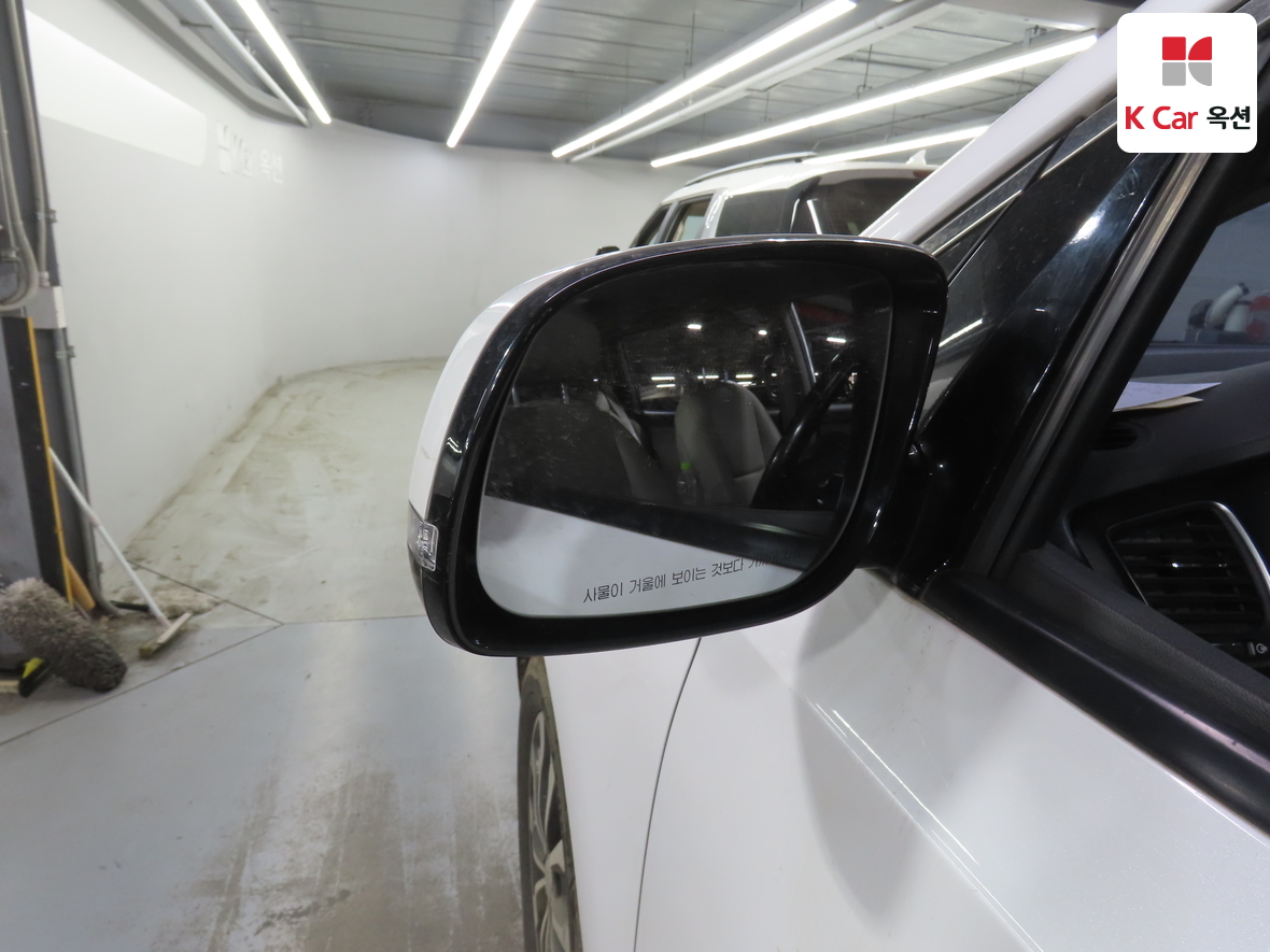Kia New Carnival - 24