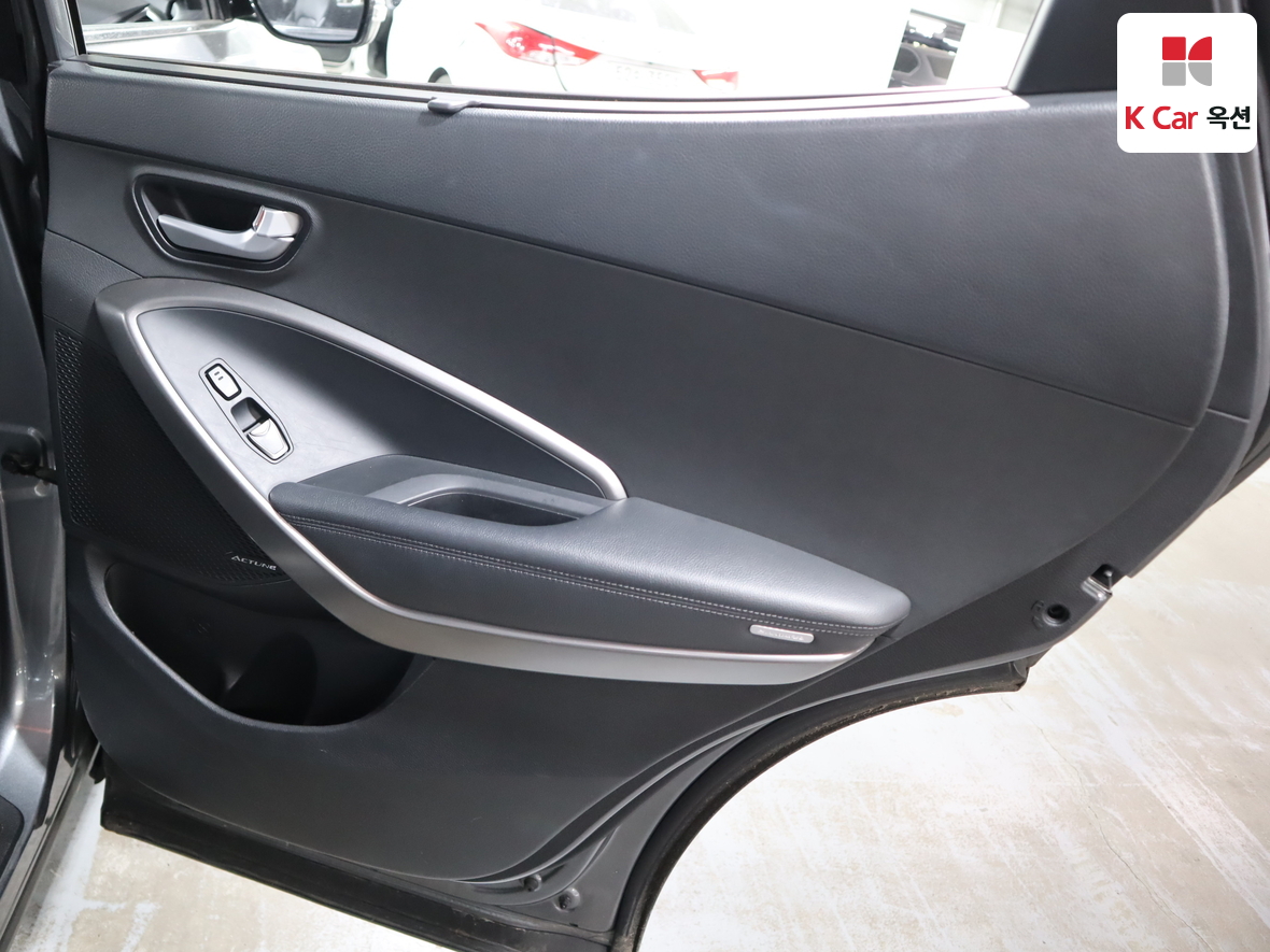 Hyundai SANTAFE - 29