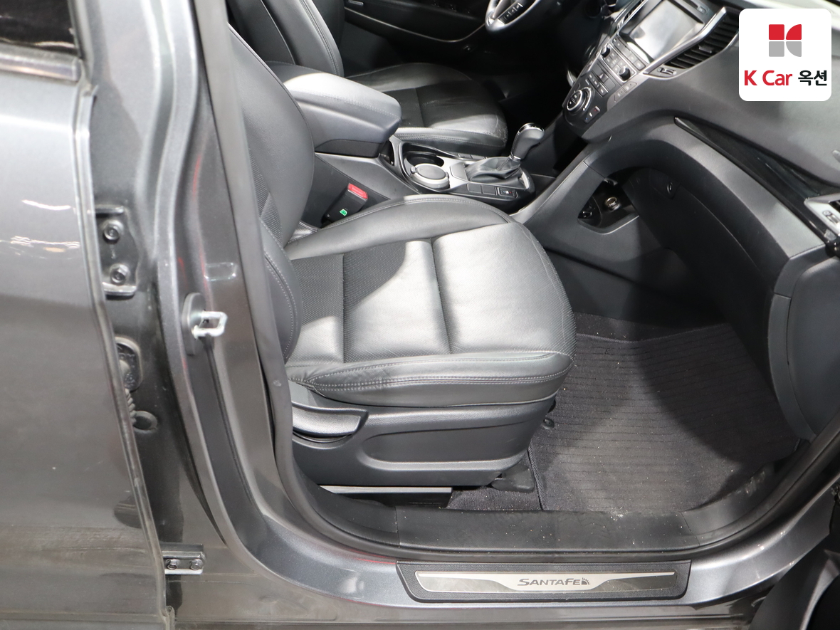 Hyundai SANTAFE - 32
