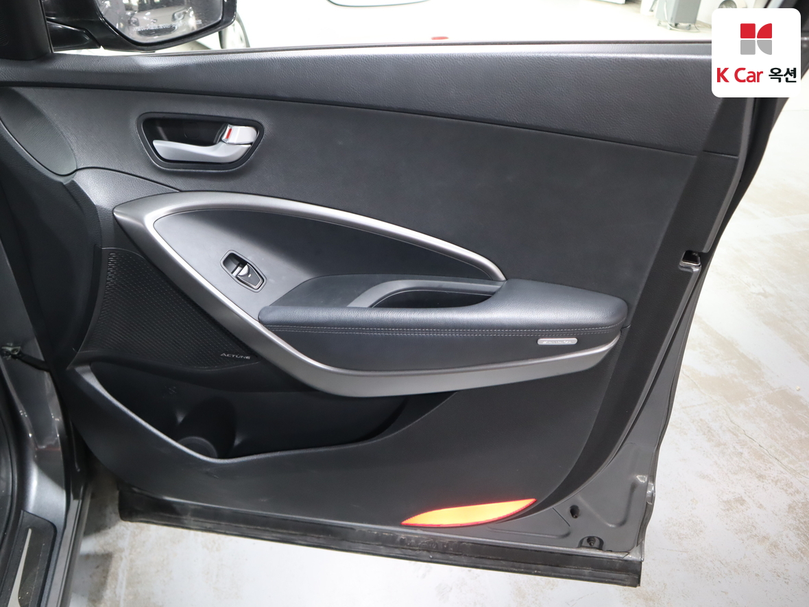 Hyundai SANTAFE - 31