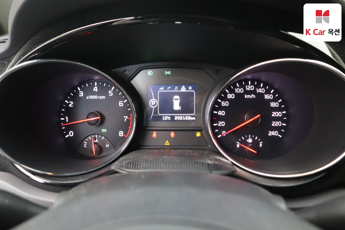 Kia New Carnival - 5