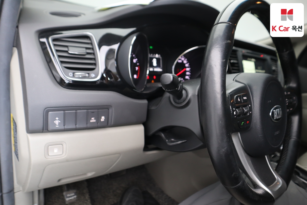 Kia New Carnival - 9