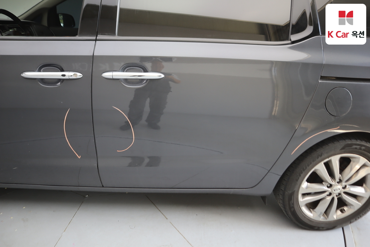 Kia New Carnival - 47