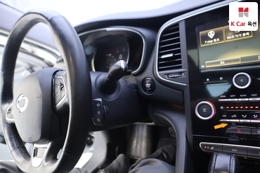 2016 - renault sm6
