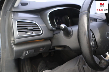 2016 - renault sm6