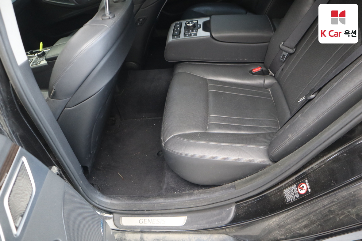 Genesis G80 - 24