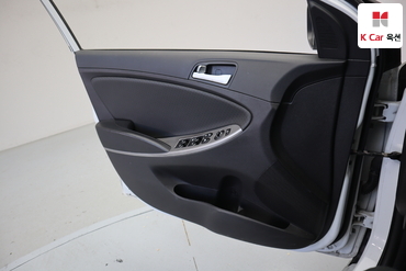 2018 - hyundai accent