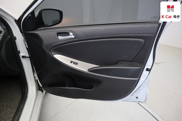2018 - hyundai accent