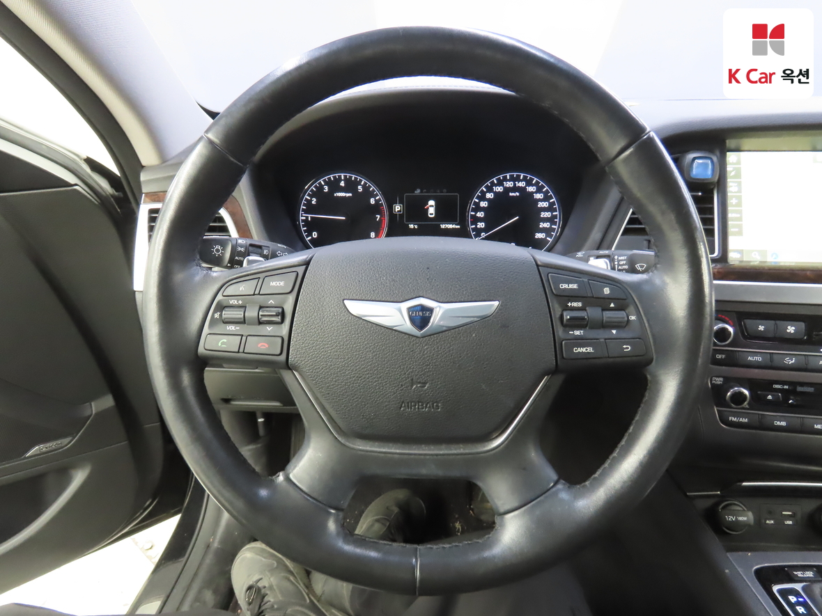 Hyundai Genesis - 10