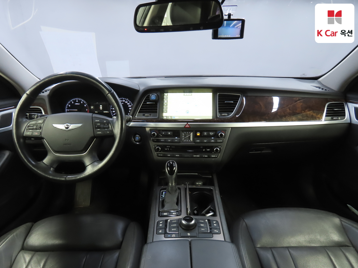 Hyundai Genesis - 3